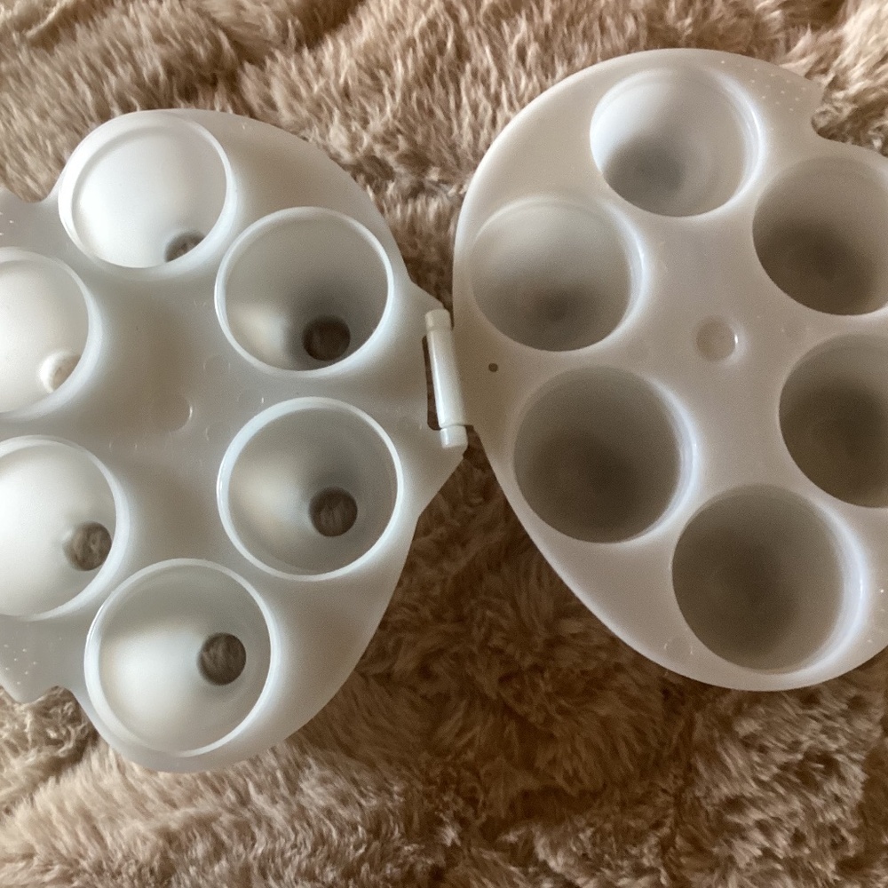 Vintage  Jello   Oval Blue Hinged Easter Egg Molds  Gelatin Shots Excellent